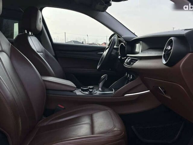 Альфа Ромео Стелвио, объемом двигателя 2 л и пробегом 81 тыс. км за 22500 $, фото 8 на Automoto.ua