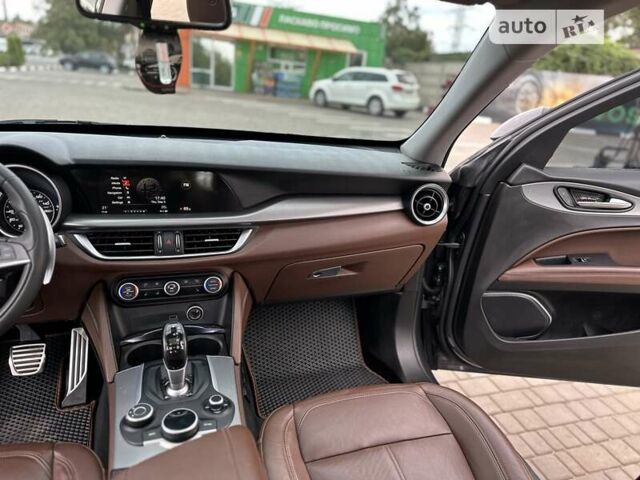 Альфа Ромео Стелвио, объемом двигателя 2 л и пробегом 80 тыс. км за 19500 $, фото 49 на Automoto.ua