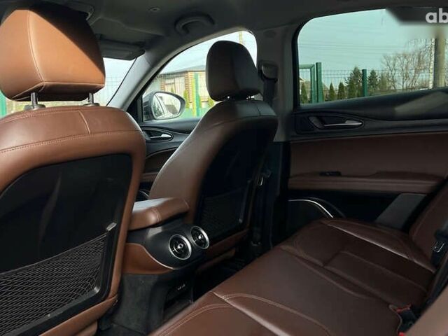Альфа Ромео Стелвио, объемом двигателя 2 л и пробегом 81 тыс. км за 22500 $, фото 22 на Automoto.ua