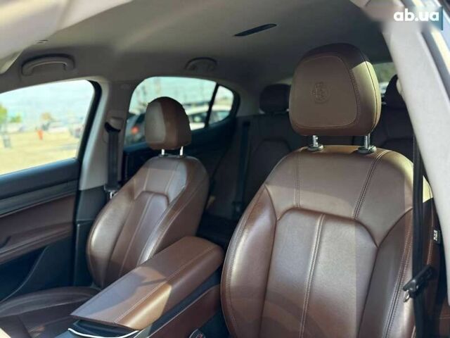 Альфа Ромео Стелвио, объемом двигателя 2 л и пробегом 125 тыс. км за 19999 $, фото 21 на Automoto.ua