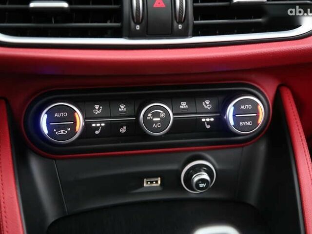 Альфа Ромео Стелвио, объемом двигателя 2 л и пробегом 130 тыс. км за 22900 $, фото 21 на Automoto.ua