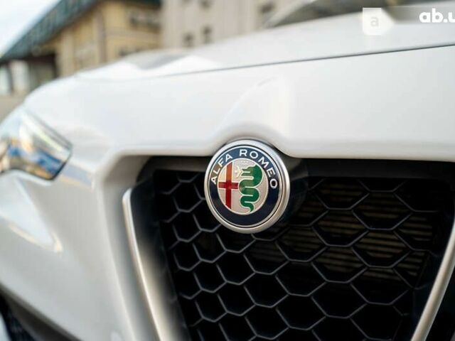 Альфа Ромео Стелвио, объемом двигателя 2 л и пробегом 47 тыс. км за 32900 $, фото 10 на Automoto.ua