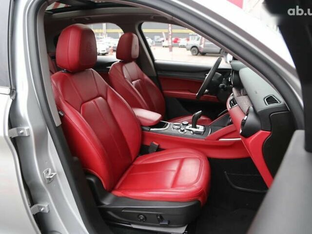 Альфа Ромео Стелвио, объемом двигателя 2 л и пробегом 130 тыс. км за 22900 $, фото 11 на Automoto.ua