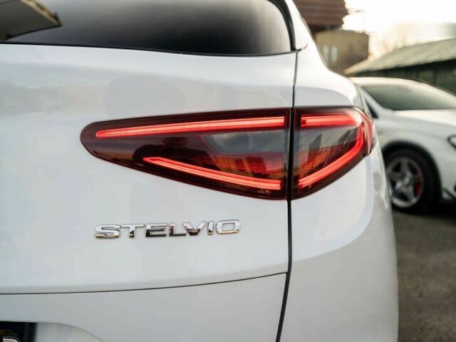 Альфа Ромео Стелвио, объемом двигателя 2 л и пробегом 47 тыс. км за 32900 $, фото 18 на Automoto.ua