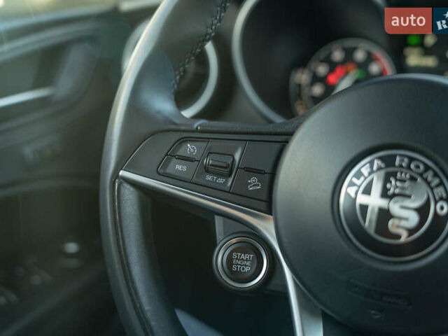 Серый Альфа Ромео Стелвио, объемом двигателя 2 л и пробегом 111 тыс. км за 20700 $, фото 23 на Automoto.ua