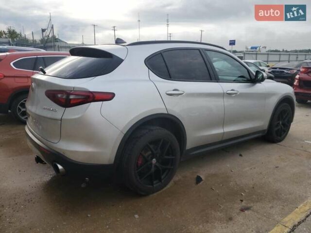 Серый Альфа Ромео Стелвио, объемом двигателя 2 л и пробегом 107 тыс. км за 5060 $, фото 2 на Automoto.ua