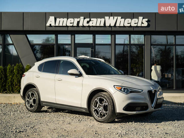 Серый Альфа Ромео Стелвио, объемом двигателя 2 л и пробегом 111 тыс. км за 20700 $, фото 2 на Automoto.ua