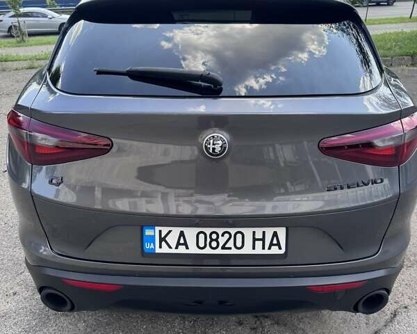Альфа Ромео Стелвио 2017 в Киеве на Automoto.ua Серый Альфа Ромео Стелвио, объемом двигателя 2 л и пробегом 96 тыс. км за 24999 $, фото 24 на Automoto.ua