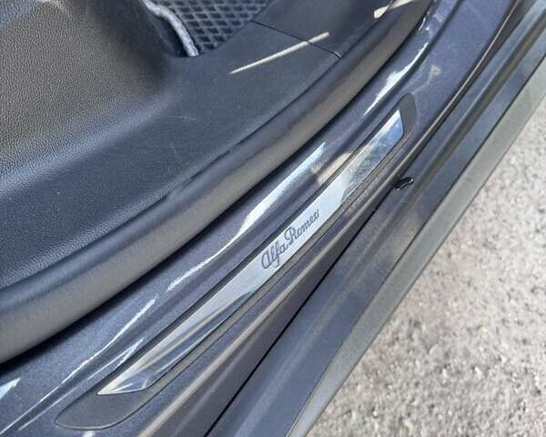 Альфа Ромео Стелвио 2017 в Киеве на Automoto.ua Серый Альфа Ромео Стелвио, объемом двигателя 2 л и пробегом 96 тыс. км за 24999 $, фото 59 на Automoto.ua