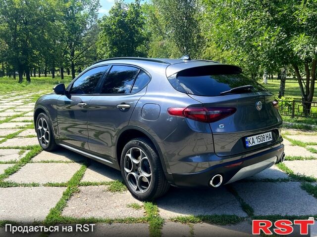 Альфа Ромео Стелвио 2017 в Харькове на Automoto.ua Серый Альфа Ромео Стелвио, объемом двигателя 2 л и пробегом 83 тыс. км за 22500 $, фото 6 на Automoto.ua