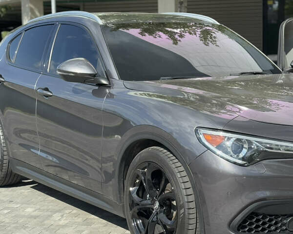 Серый Альфа Ромео Стелвио, объемом двигателя 2 л и пробегом 92 тыс. км за 19500 $, фото 8 на Automoto.ua