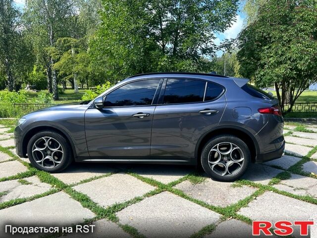 Альфа Ромео Стелвио 2017 в Харькове на Automoto.ua Серый Альфа Ромео Стелвио, объемом двигателя 2 л и пробегом 83 тыс. км за 22500 $, фото 4 на Automoto.ua