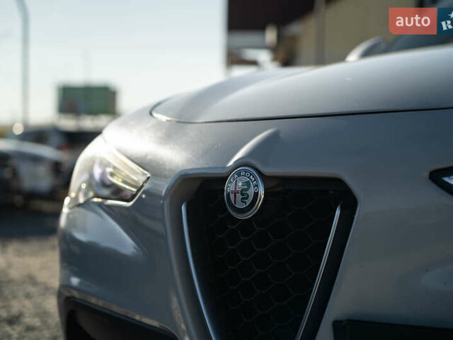 Серый Альфа Ромео Стелвио, объемом двигателя 2 л и пробегом 111 тыс. км за 20700 $, фото 12 на Automoto.ua