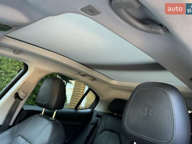 Сірий Альфа Ромео Стелвіо, об'ємом двигуна 2 л та пробігом 105 тис. км за 20000 $, фото 9 на Automoto.ua