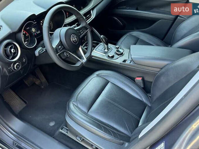 Сірий Альфа Ромео Стелвіо, об'ємом двигуна 2 л та пробігом 105 тис. км за 20000 $, фото 6 на Automoto.ua