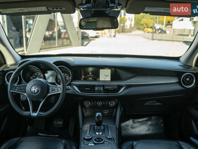 Серый Альфа Ромео Стелвио, объемом двигателя 2 л и пробегом 111 тыс. км за 20700 $, фото 21 на Automoto.ua