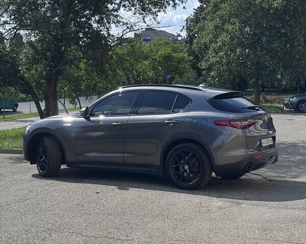 Альфа Ромео Стелвио 2017 в Киеве на Automoto.ua Серый Альфа Ромео Стелвио, объемом двигателя 2 л и пробегом 96 тыс. км за 24999 $, фото 8 на Automoto.ua