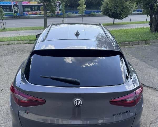 Альфа Ромео Стелвио 2017 в Киеве на Automoto.ua Серый Альфа Ромео Стелвио, объемом двигателя 2 л и пробегом 96 тыс. км за 24999 $, фото 25 на Automoto.ua