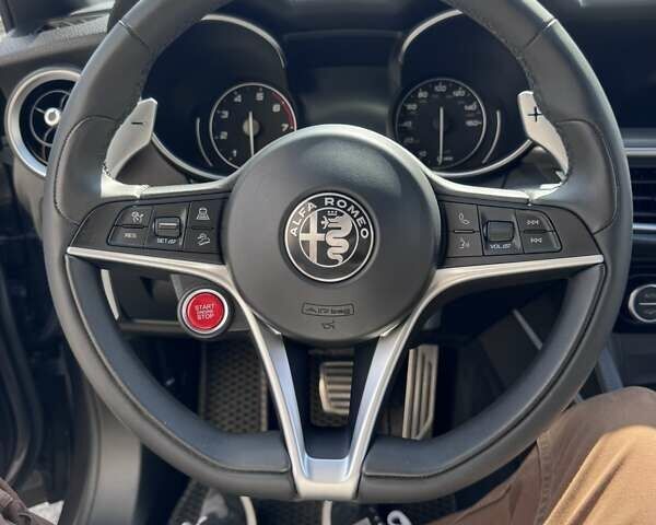Альфа Ромео Стелвио 2017 в Киеве на Automoto.ua Серый Альфа Ромео Стелвио, объемом двигателя 2 л и пробегом 96 тыс. км за 24999 $, фото 31 на Automoto.ua