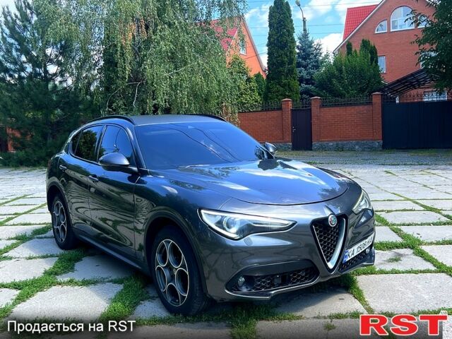 Альфа Ромео Стелвио 2017 в Харькове на Automoto.ua Серый Альфа Ромео Стелвио, объемом двигателя 2 л и пробегом 83 тыс. км за 22500 $, фото 1 на Automoto.ua