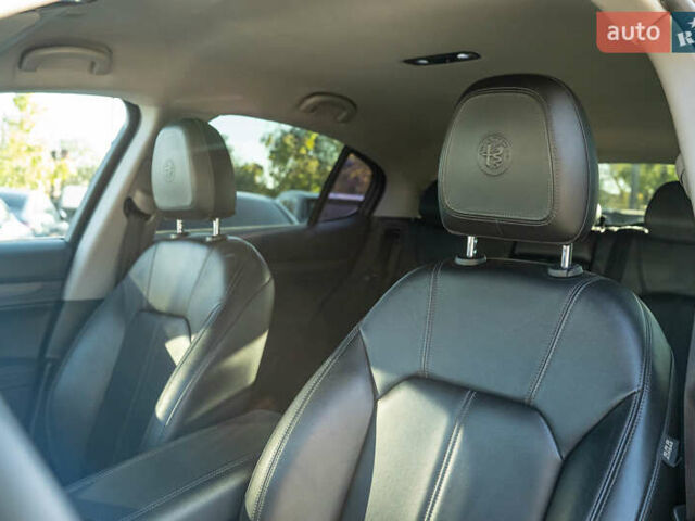 Серый Альфа Ромео Стелвио, объемом двигателя 2 л и пробегом 111 тыс. км за 20700 $, фото 33 на Automoto.ua