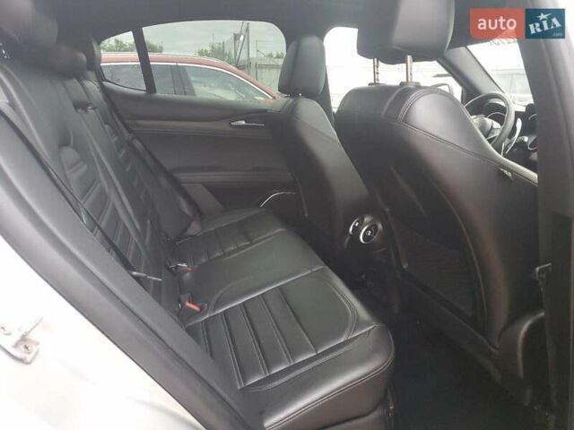 Серый Альфа Ромео Стелвио, объемом двигателя 2 л и пробегом 107 тыс. км за 5060 $, фото 9 на Automoto.ua