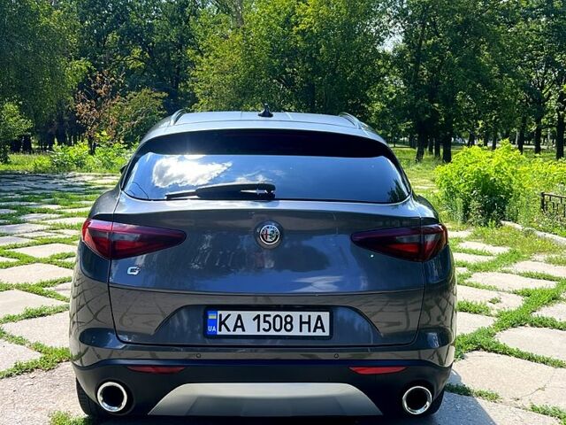 Альфа Ромео Стелвио 2017 в Харькове на Automoto.ua Серый Альфа Ромео Стелвио, объемом двигателя 2 л и пробегом 83 тыс. км за 22500 $, фото 7 на Automoto.ua