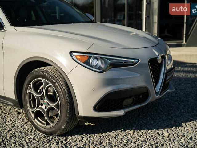 Серый Альфа Ромео Стелвио, объемом двигателя 2 л и пробегом 111 тыс. км за 20700 $, фото 9 на Automoto.ua