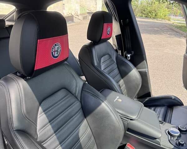 Альфа Ромео Стелвио 2017 в Киеве на Automoto.ua Серый Альфа Ромео Стелвио, объемом двигателя 2 л и пробегом 96 тыс. км за 24999 $, фото 54 на Automoto.ua