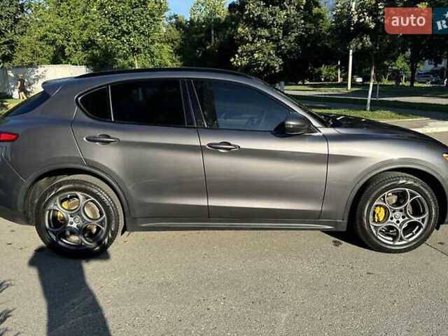 Сірий Альфа Ромео Стелвіо, об'ємом двигуна 2 л та пробігом 105 тис. км за 20000 $, фото 3 на Automoto.ua