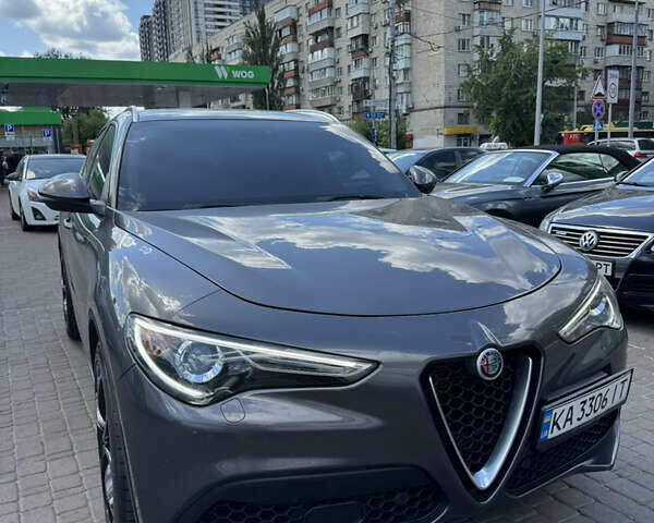 Серый Альфа Ромео Стелвио, объемом двигателя 2 л и пробегом 92 тыс. км за 19500 $, фото 11 на Automoto.ua