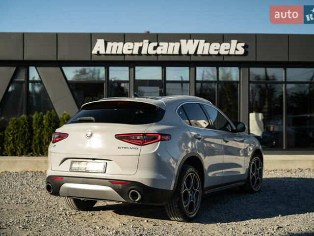 Серый Альфа Ромео Стелвио, объемом двигателя 2 л и пробегом 111 тыс. км за 20700 $, фото 4 на Automoto.ua