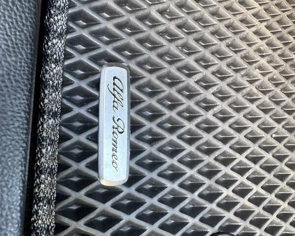 Альфа Ромео Стелвио 2017 в Киеве на Automoto.ua Серый Альфа Ромео Стелвио, объемом двигателя 2 л и пробегом 96 тыс. км за 24999 $, фото 40 на Automoto.ua