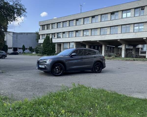 Альфа Ромео Стелвио 2017 в Киеве на Automoto.ua Серый Альфа Ромео Стелвио, объемом двигателя 2 л и пробегом 96 тыс. км за 24999 $, фото 11 на Automoto.ua