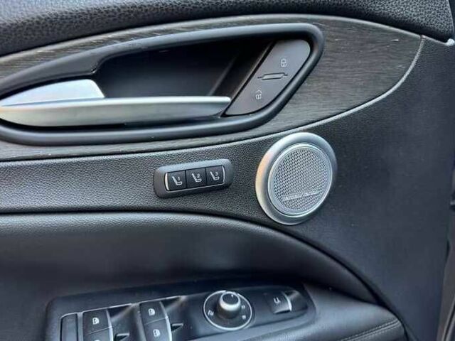 Серый Альфа Ромео Стелвио, объемом двигателя 2 л и пробегом 105 тыс. км за 18000 $, фото 5 на Automoto.ua