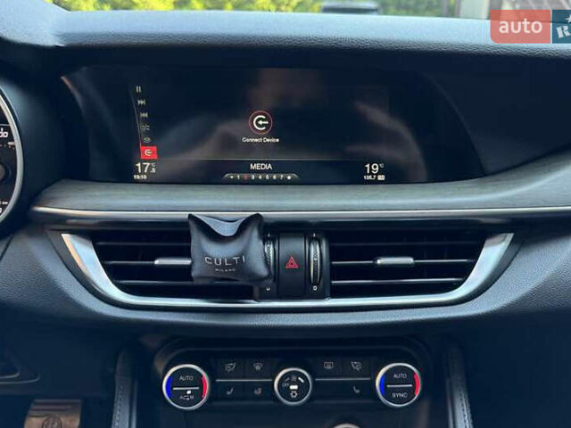 Сірий Альфа Ромео Стелвіо, об'ємом двигуна 2 л та пробігом 105 тис. км за 20000 $, фото 12 на Automoto.ua