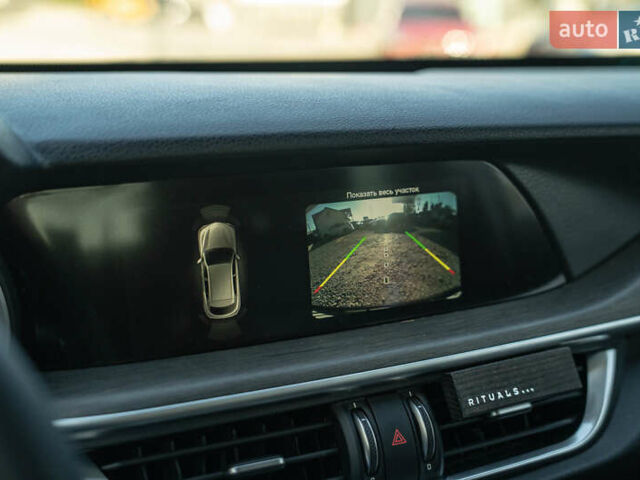 Серый Альфа Ромео Стелвио, объемом двигателя 2 л и пробегом 111 тыс. км за 20700 $, фото 25 на Automoto.ua