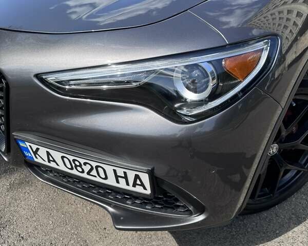 Альфа Ромео Стелвио 2017 в Киеве на Automoto.ua Серый Альфа Ромео Стелвио, объемом двигателя 2 л и пробегом 96 тыс. км за 24999 $, фото 18 на Automoto.ua