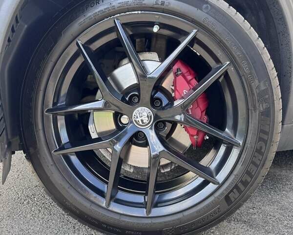 Альфа Ромео Стелвио 2017 в Киеве на Automoto.ua Серый Альфа Ромео Стелвио, объемом двигателя 2 л и пробегом 96 тыс. км за 24999 $, фото 17 на Automoto.ua