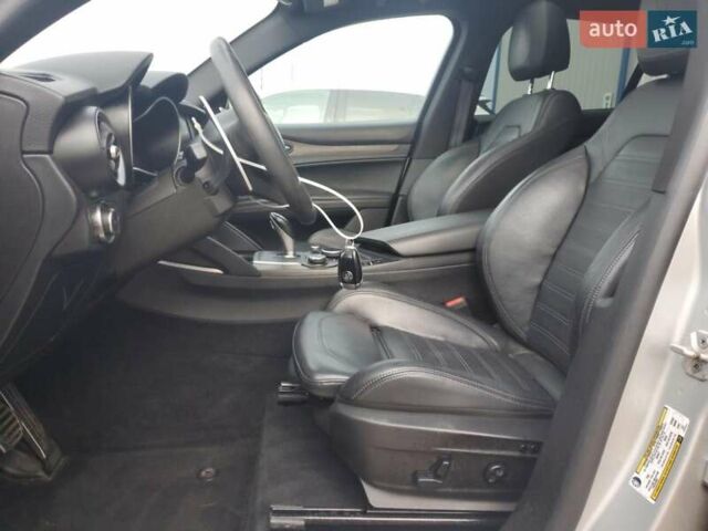 Серый Альфа Ромео Стелвио, объемом двигателя 2 л и пробегом 107 тыс. км за 5060 $, фото 6 на Automoto.ua