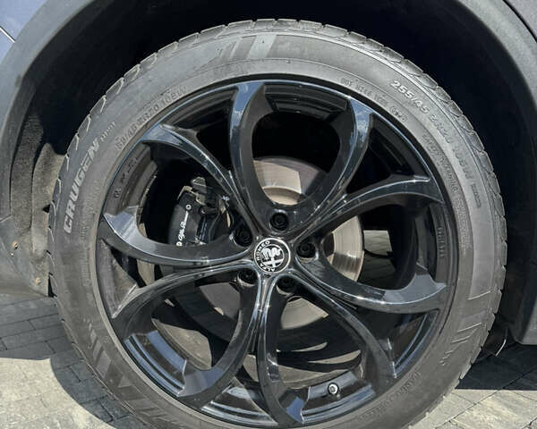 Серый Альфа Ромео Стелвио, объемом двигателя 2 л и пробегом 92 тыс. км за 19500 $, фото 10 на Automoto.ua