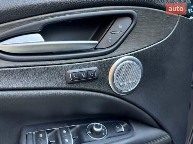 Сірий Альфа Ромео Стелвіо, об'ємом двигуна 2 л та пробігом 105 тис. км за 20000 $, фото 5 на Automoto.ua