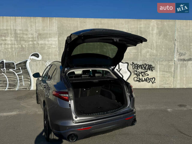 Серый Альфа Ромео Стелвио, объемом двигателя 2 л и пробегом 87 тыс. км за 21300 $, фото 43 на Automoto.ua