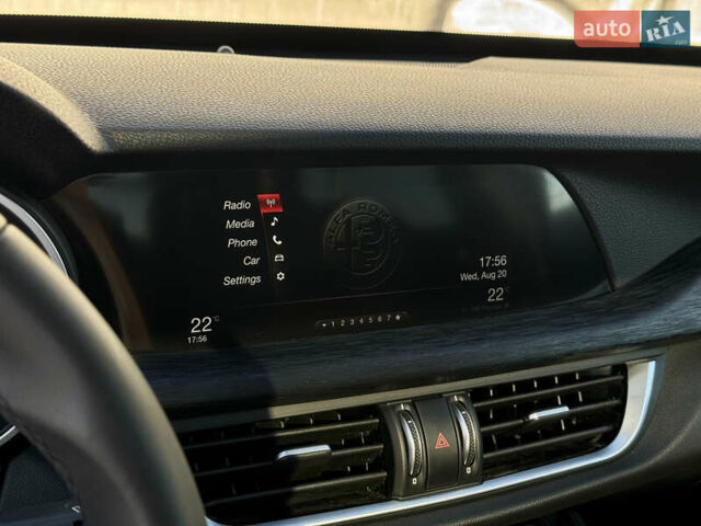 Серый Альфа Ромео Стелвио, объемом двигателя 2 л и пробегом 87 тыс. км за 21300 $, фото 31 на Automoto.ua