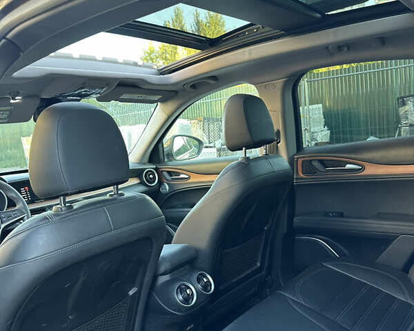 Альфа Ромео Стелвио 2018 в Киеве на Automoto.ua Серый Альфа Ромео Стелвио, объемом двигателя 2 л и пробегом 60 тыс. км за 22000 $, фото 10 на Automoto.ua