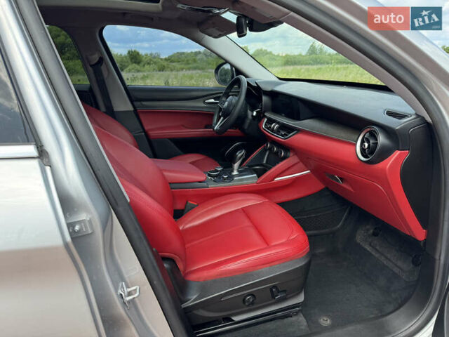 Серый Альфа Ромео Стелвио, объемом двигателя 2 л и пробегом 155 тыс. км за 16900 $, фото 41 на Automoto.ua