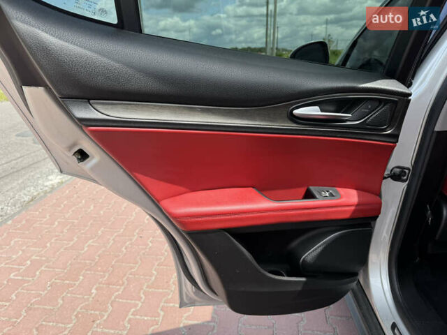 Серый Альфа Ромео Стелвио, объемом двигателя 2 л и пробегом 155 тыс. км за 16900 $, фото 31 на Automoto.ua