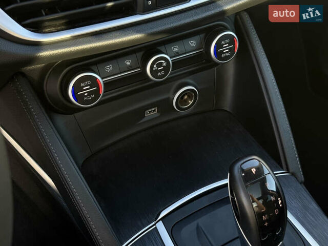 Серый Альфа Ромео Стелвио, объемом двигателя 2 л и пробегом 87 тыс. км за 21300 $, фото 32 на Automoto.ua