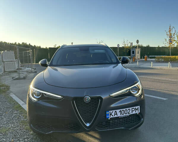 Альфа Ромео Стелвио 2018 в Киеве на Automoto.ua Серый Альфа Ромео Стелвио, объемом двигателя 2 л и пробегом 60 тыс. км за 22000 $, фото 1 на Automoto.ua
