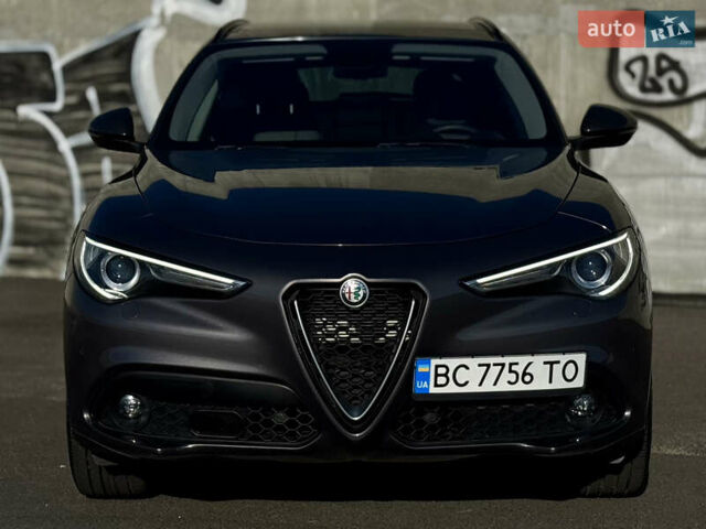 Серый Альфа Ромео Стелвио, объемом двигателя 2 л и пробегом 87 тыс. км за 21300 $, фото 1 на Automoto.ua